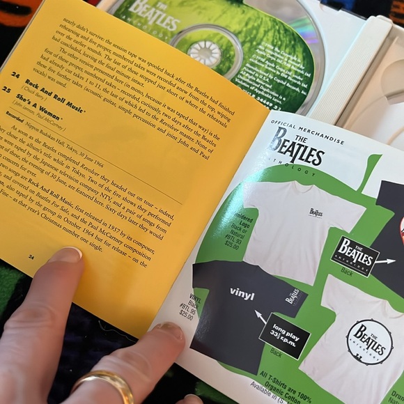 The Beatles Anthology Volume 2 [Apple Records, 1996] CD Set of 2 w/Booklet EUC - Picture 7 of 12